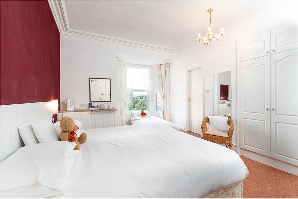 Bed and Breakfast Anglesey House Лландидно Екстер'єр фото