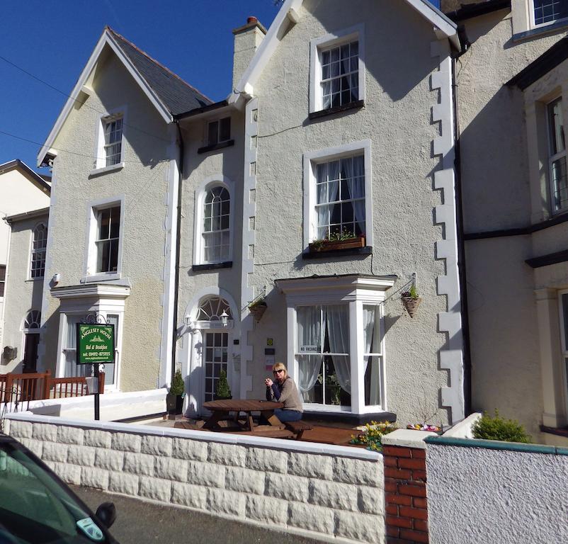 Bed and Breakfast Anglesey House Лландидно Екстер'єр фото